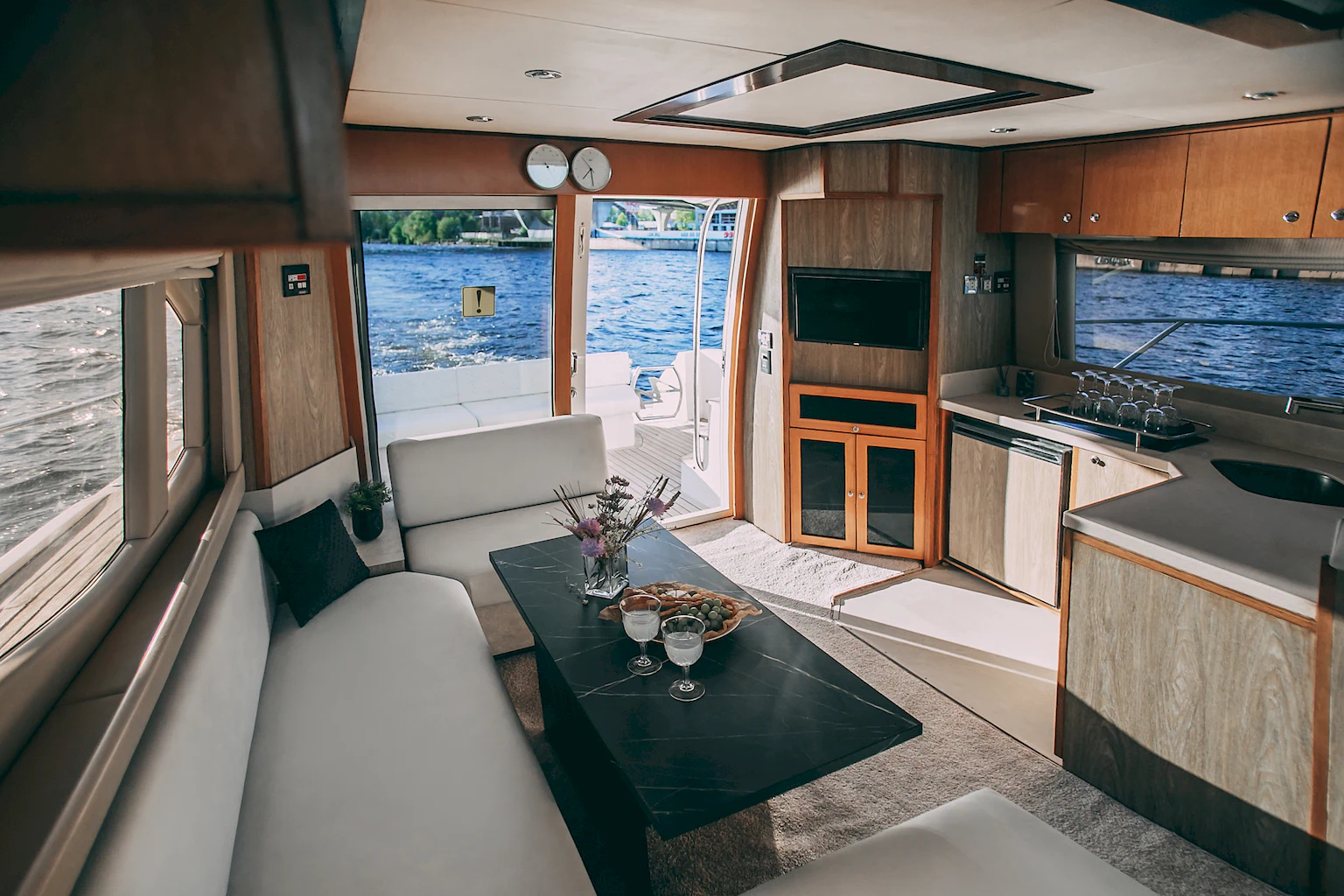 Majesty 44 image- 10